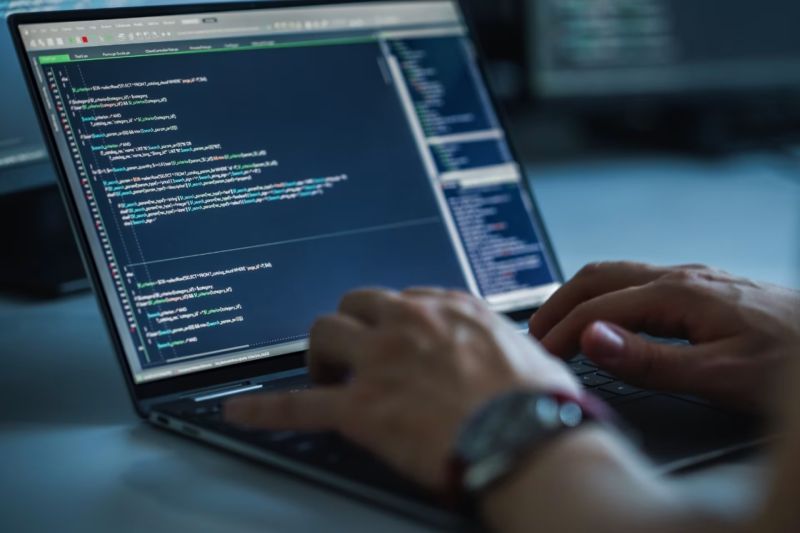 连云区软件定制开发:PHP与Node.js,后端解决方案的优势博弈